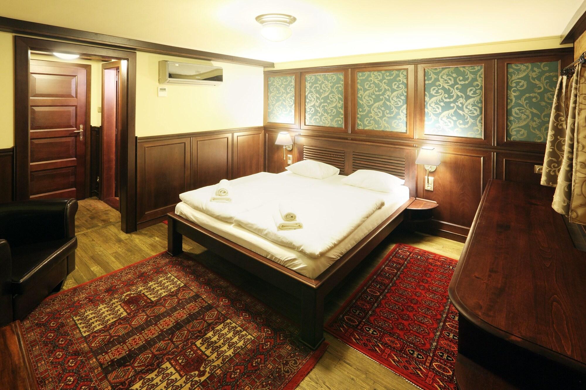 Boat Matylda Hotel na wodzie 4*